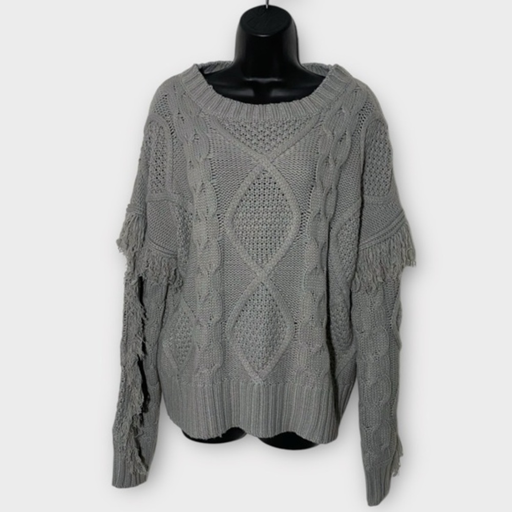 &merci Gray Chunky Cable Knit Fringe Sweater Size Small NEW